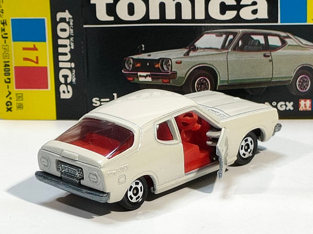 黒箱トミカ 17　日産チェリーFⅡ 1400クーペGX　美品　日本製　デッド