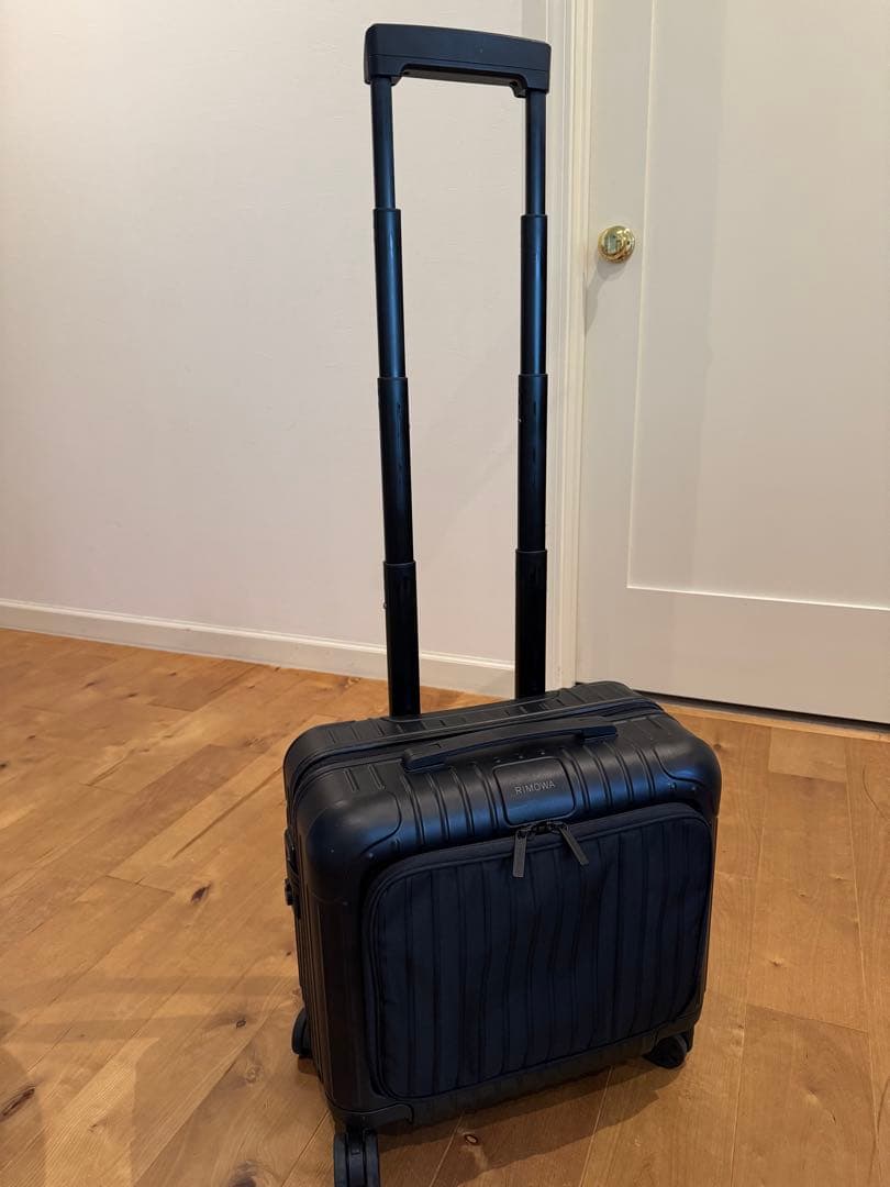 RIMOWA 正規品　ブラック キャリーケース