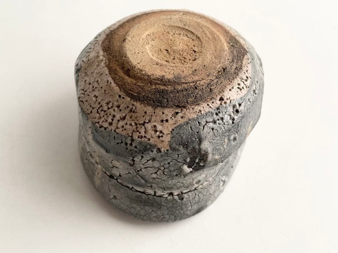 陶芸家　作家物　作者不明　鼠志野　盃　ぐい呑　酒器　酒盃　箱なし　美濃　志野