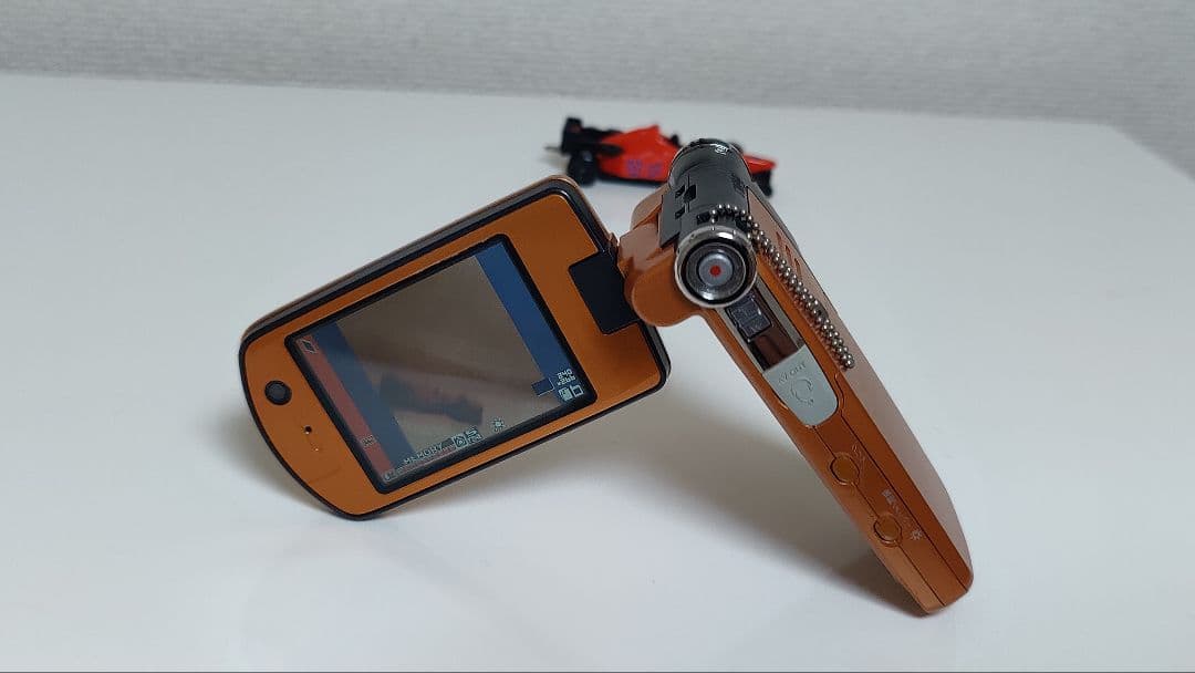 レア docomo P900iV オレンジ 通電OK 動作品 ガラケー 本体