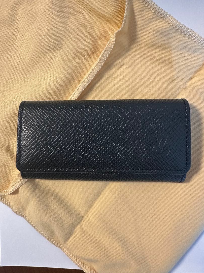 未使用品　ルイヴィトン　4連キーケース　タイガ　ミュルティクレ