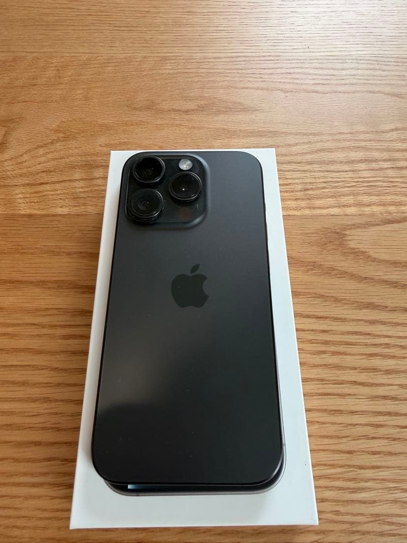 iPhone 15 Pro 256GB SIMフリー　ブラックチタニウム