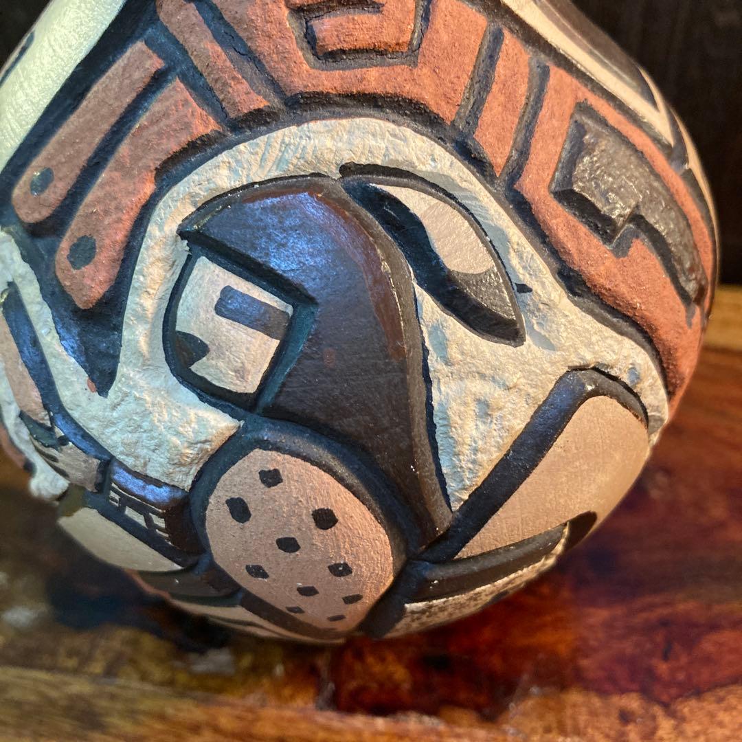 ホピ族 Carla Nampeyo作 コーンメイデン壺