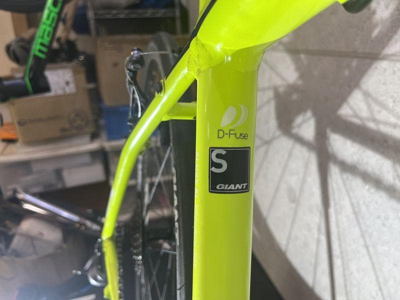 GIANT ESCAPE RX S ジャイアント　クロスバイク イエロー