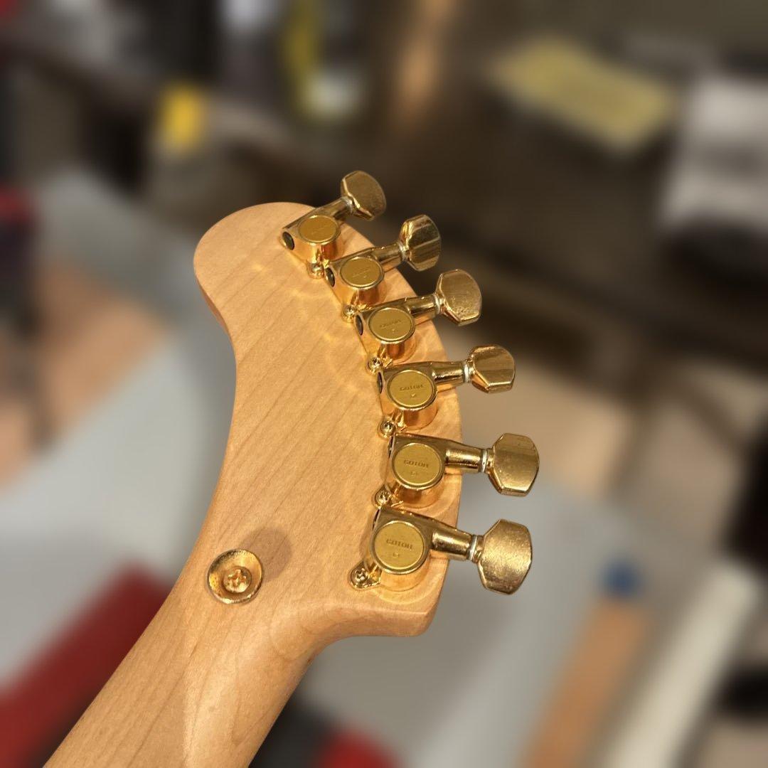 Fernandes zo-3レッドエレキギター 内蔵スピーカー付き