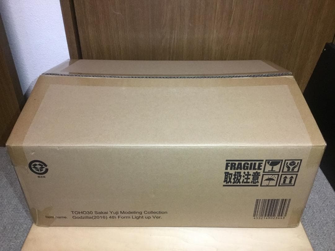 東宝30㎝　酒井ゆうじ造形コレクション　ゴジラ（2016）第４形態発光Ver.