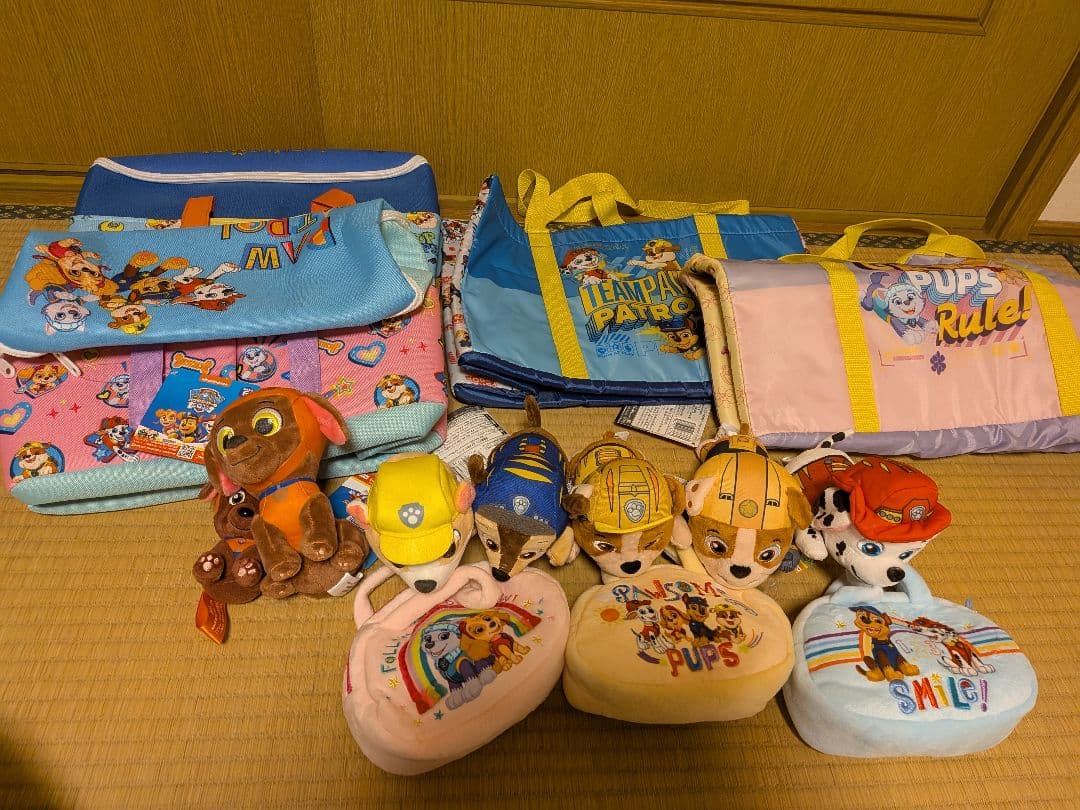 パウ・パトロール 大きなポッケ付きバスケット 　保冷カゴバッグ　ぬいぐるみポーチ
