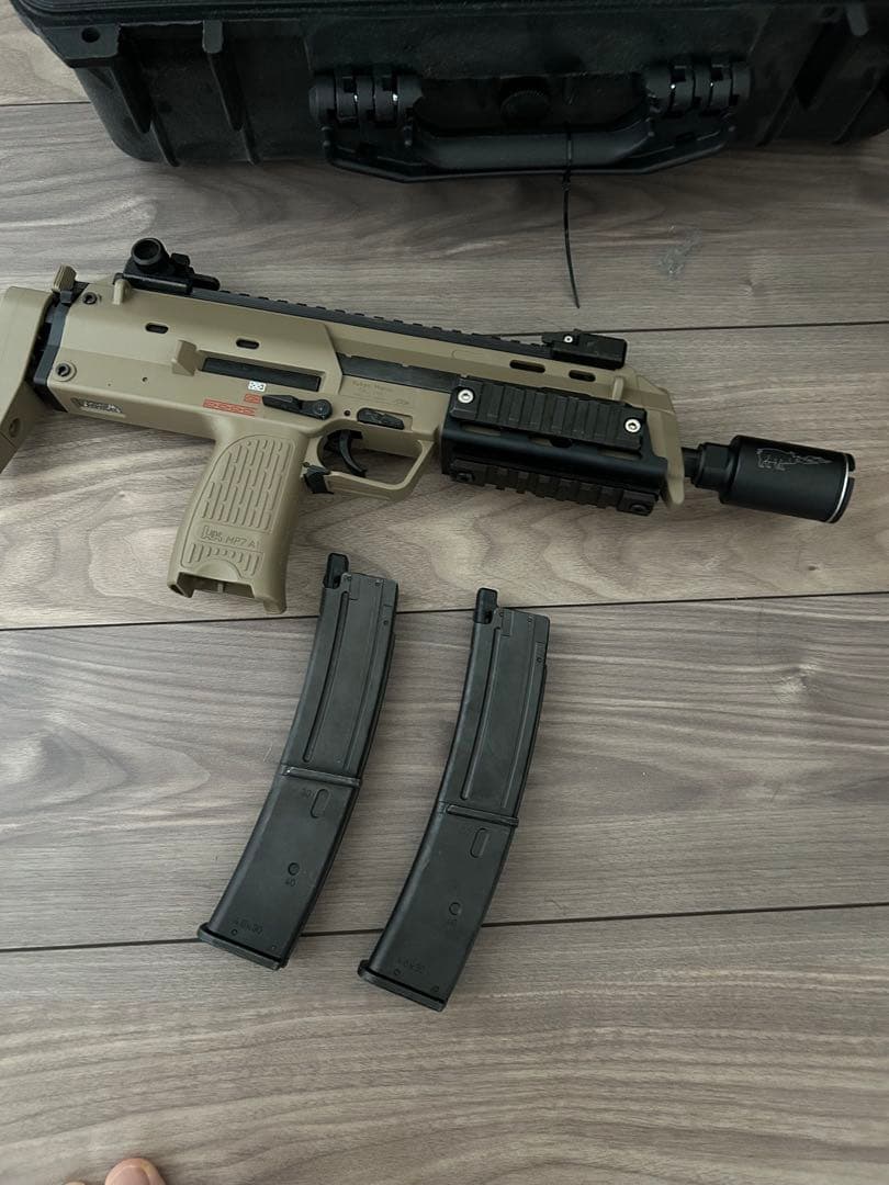 東京マルイ 希少MP7A1 ガスガン Sk11プロテクトツールケース付き