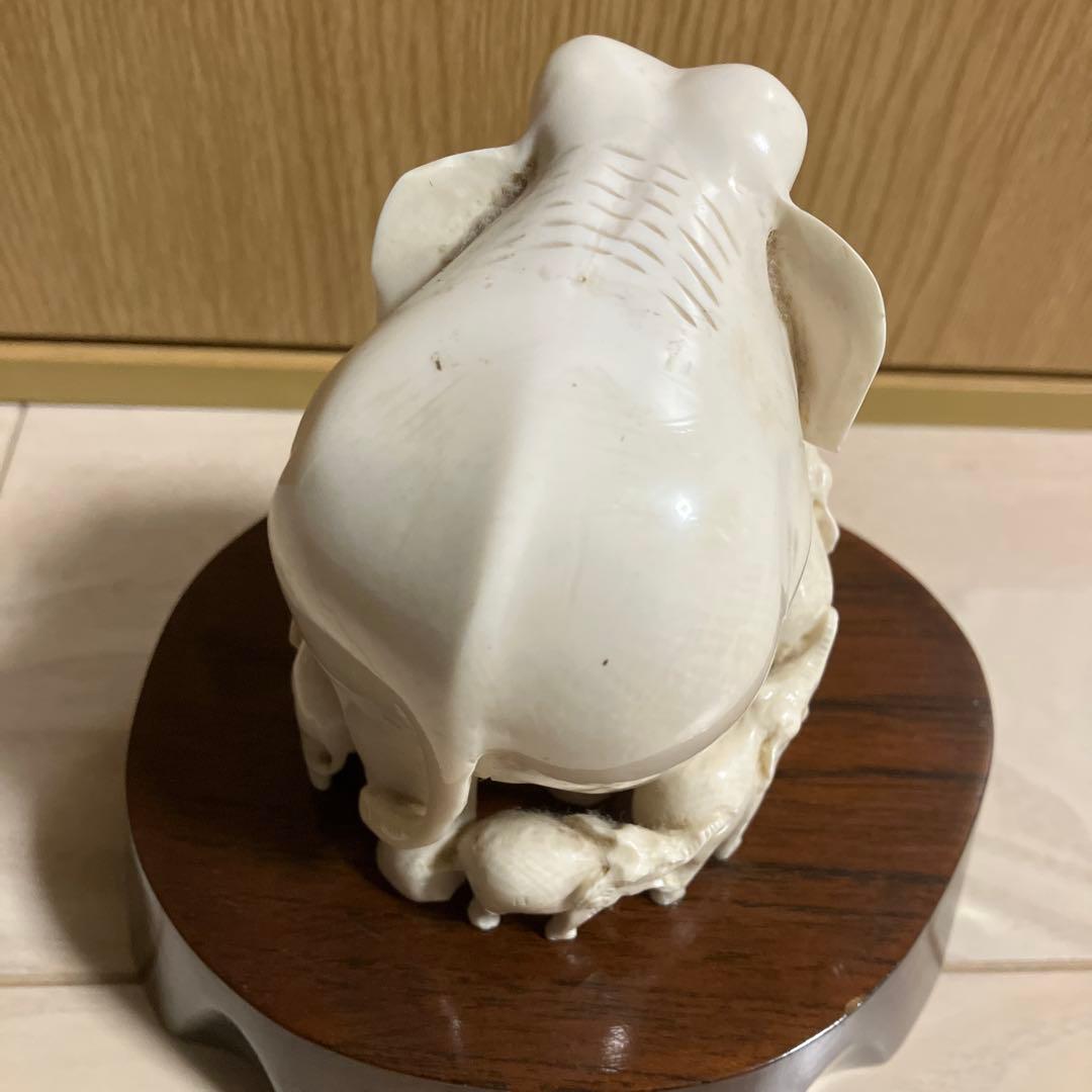Y2555 高級彫刻　ゾウ　置物　オブジェ　 付属品　木の台付き
