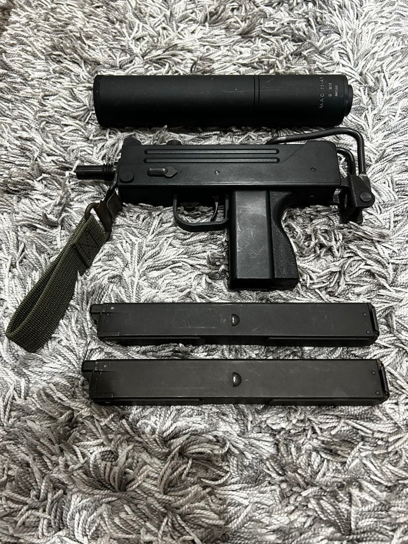 KSC M11A1 イングラム　サプレッサー&マガジン2本&ストラップ付