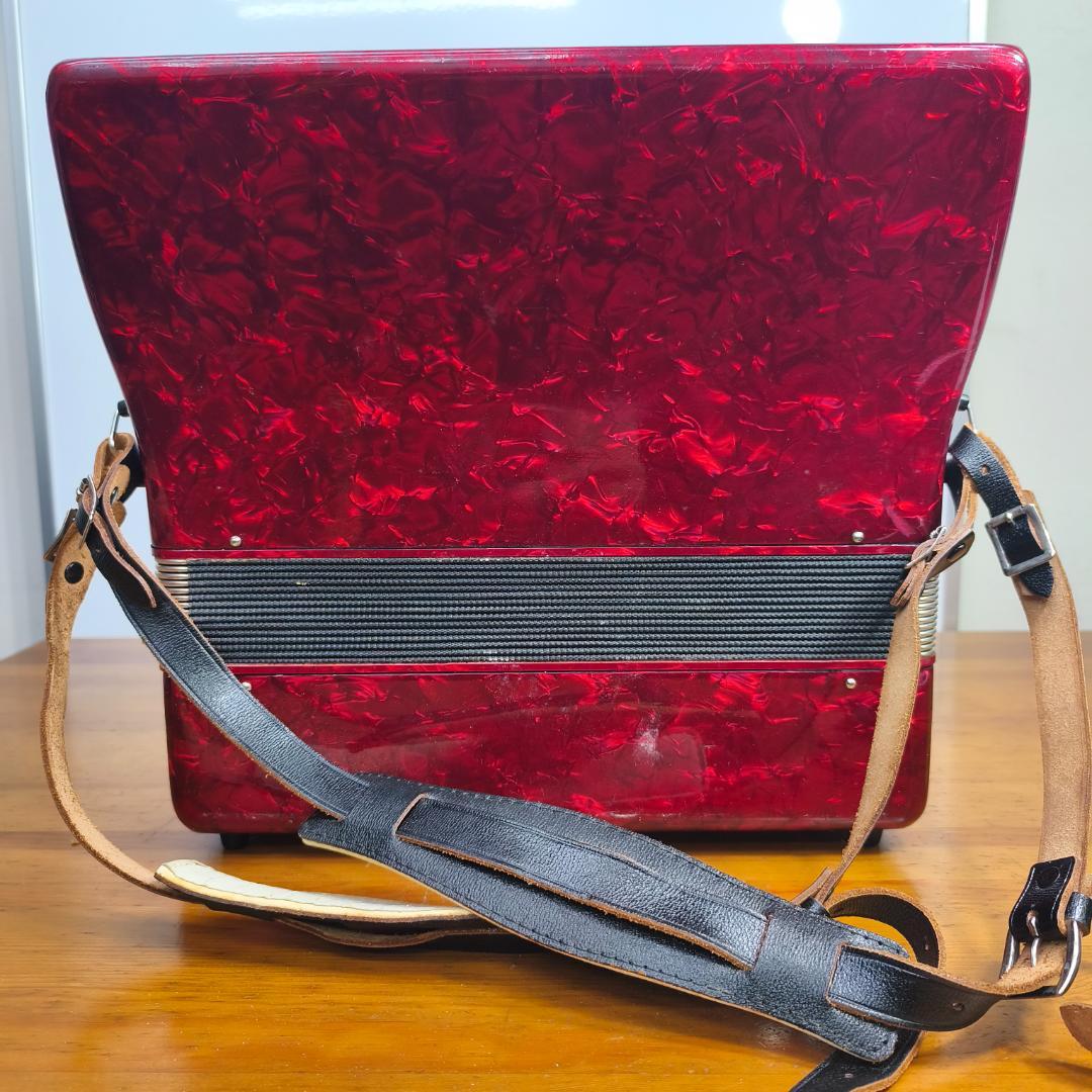 YAMAHA ヤマハ アコーディオン 8905 ケース付　赤