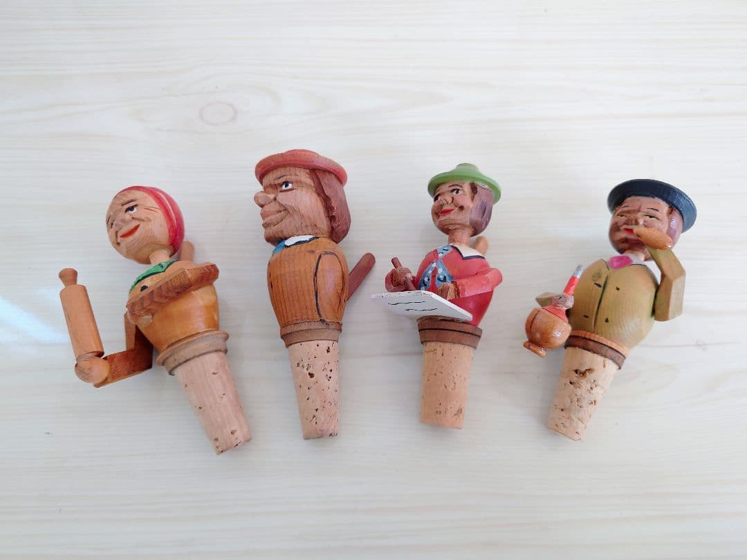 アンティーク　木彫り　人形からくり ボトルストッパー　4個