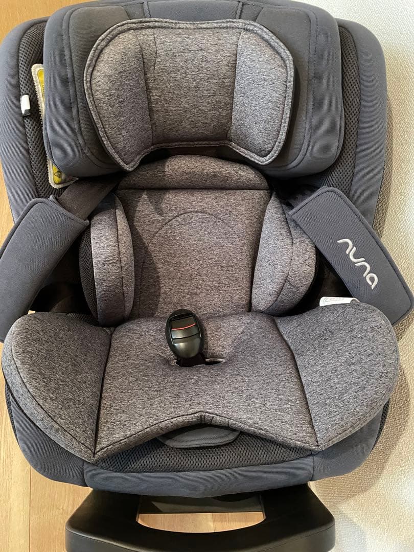 【値下げしました】nuna ヌナ レブルプラス チャイルドシート isofix