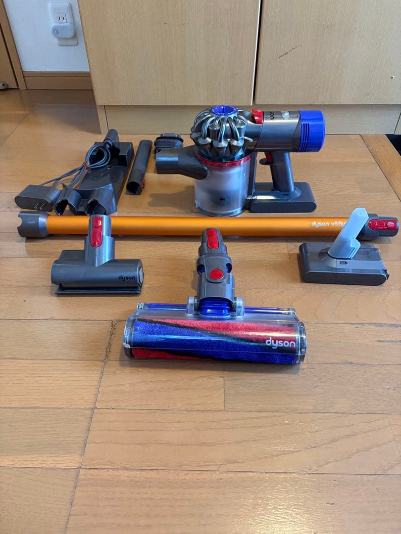 Dyson V8 Fluffy　分解清掃、消耗品全新品交換済み