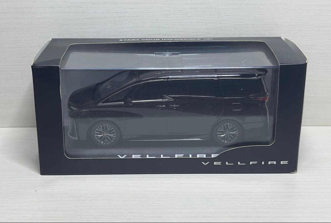 トヨタ ヴェルファイア 1/30 ミニカー 黒 カラーサンプル