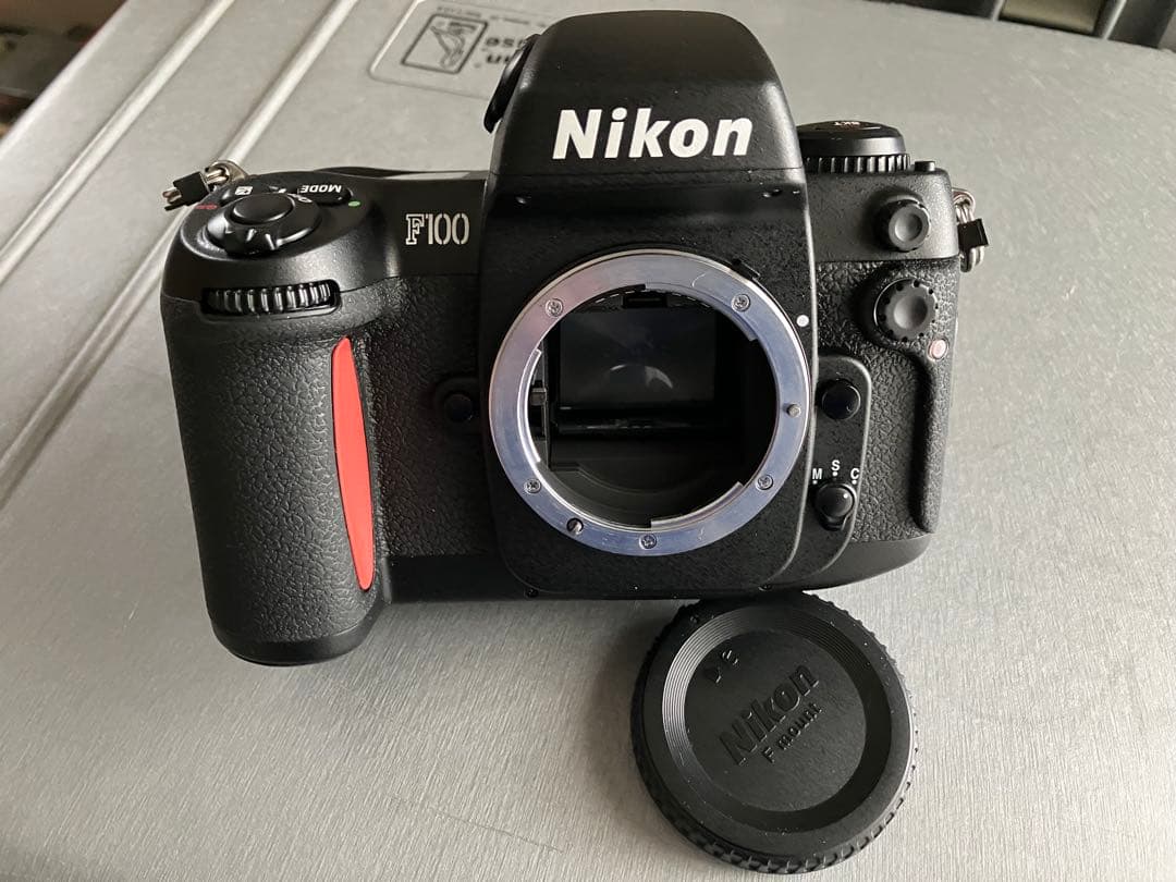 ニコンF100 AFフィルムカメラ実用品(難あり)