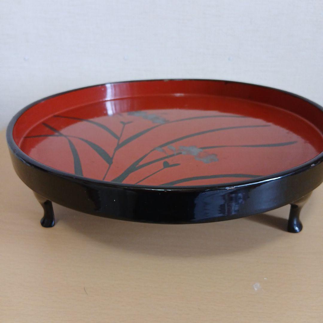 赤黒漆塗り 植物模様の円形膳