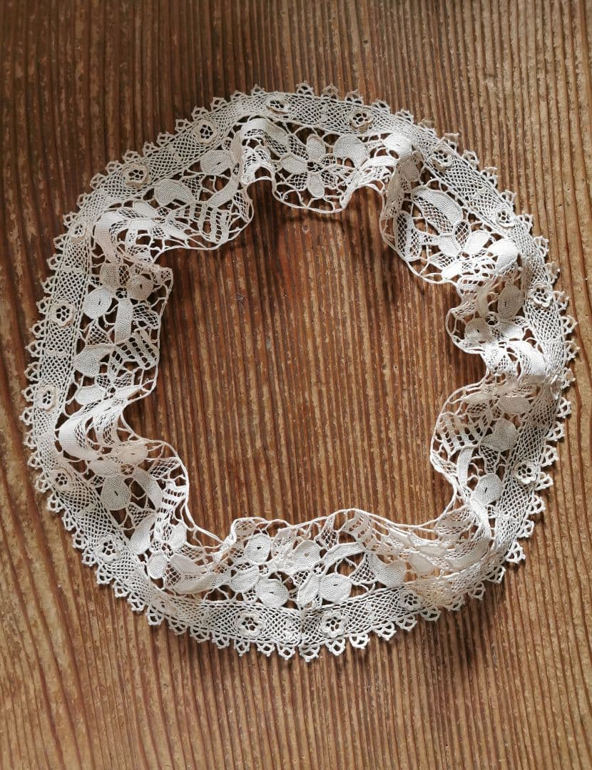 アンティーク ポワンドヴェニス 菫の花 クロシェ編みの桜草 ロング飾り襟 付け襟