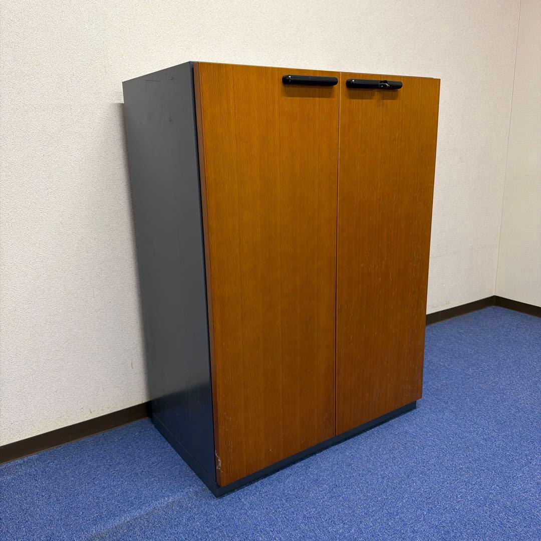 「 しんぞう 」 木製扉スチールキャビネット