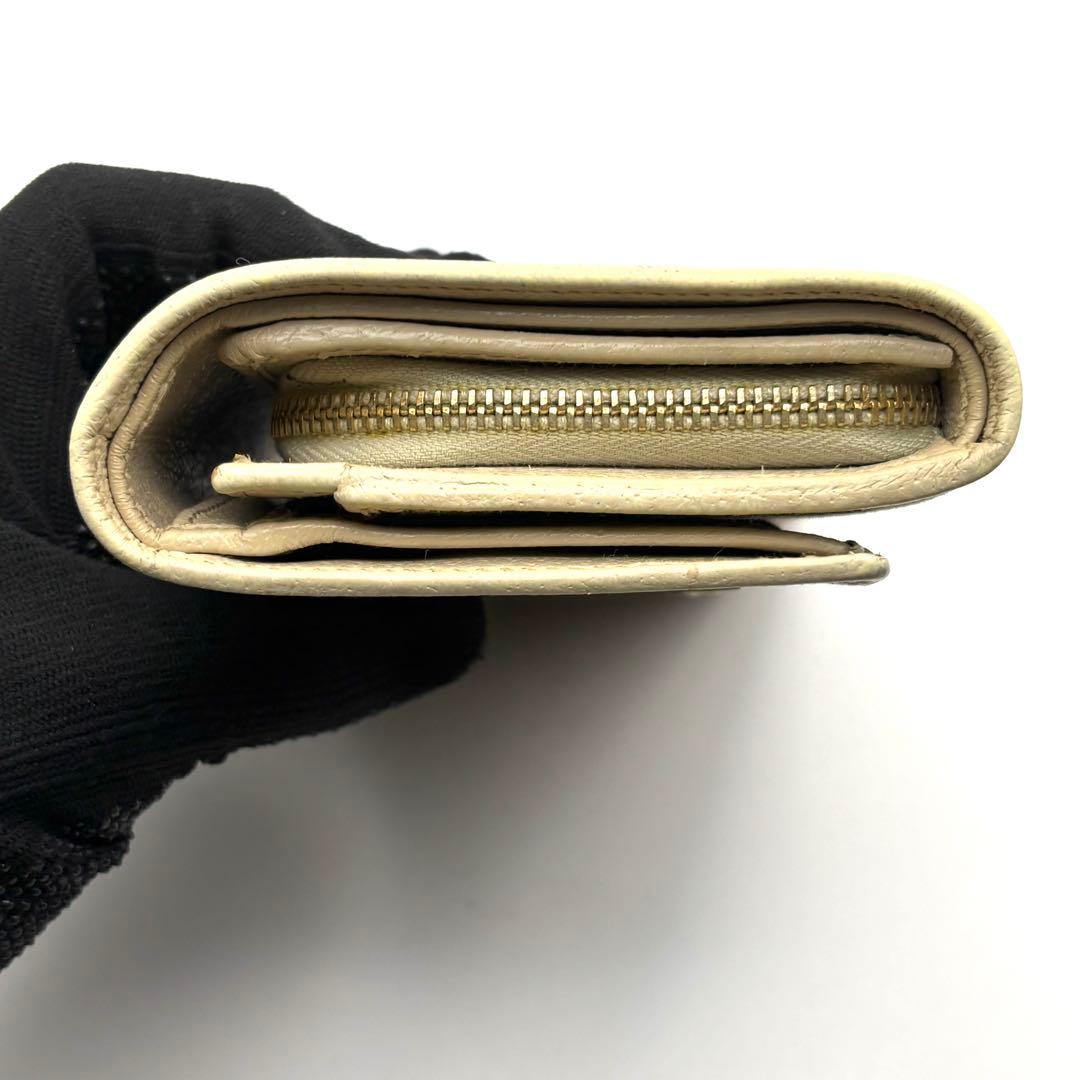 グッチ 折り財布 GGキャンバス ロゴ プレート アイボリー ファスナー