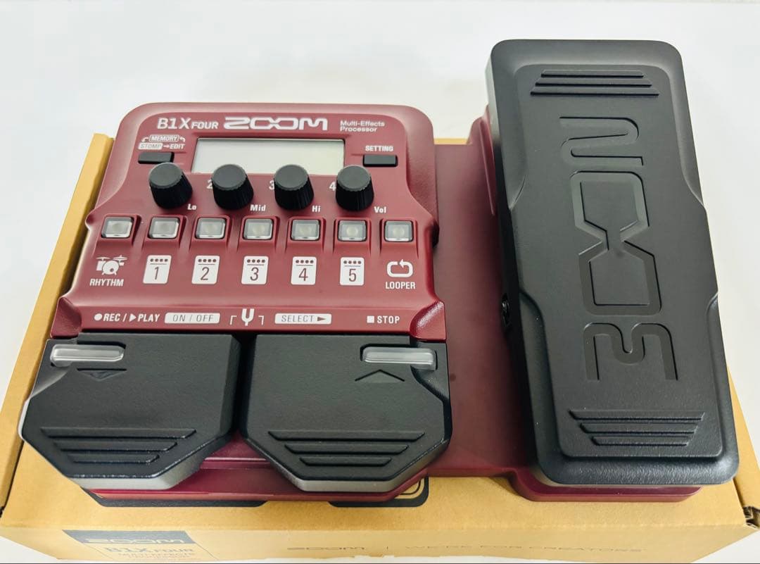 ほぼ新品 ZOOM ズーム B1X FOUR ベース用マルチエフェクター