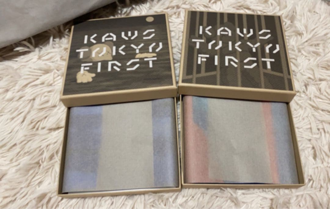 KAWS TOKYO FIRST ハンカチ 2枚セット