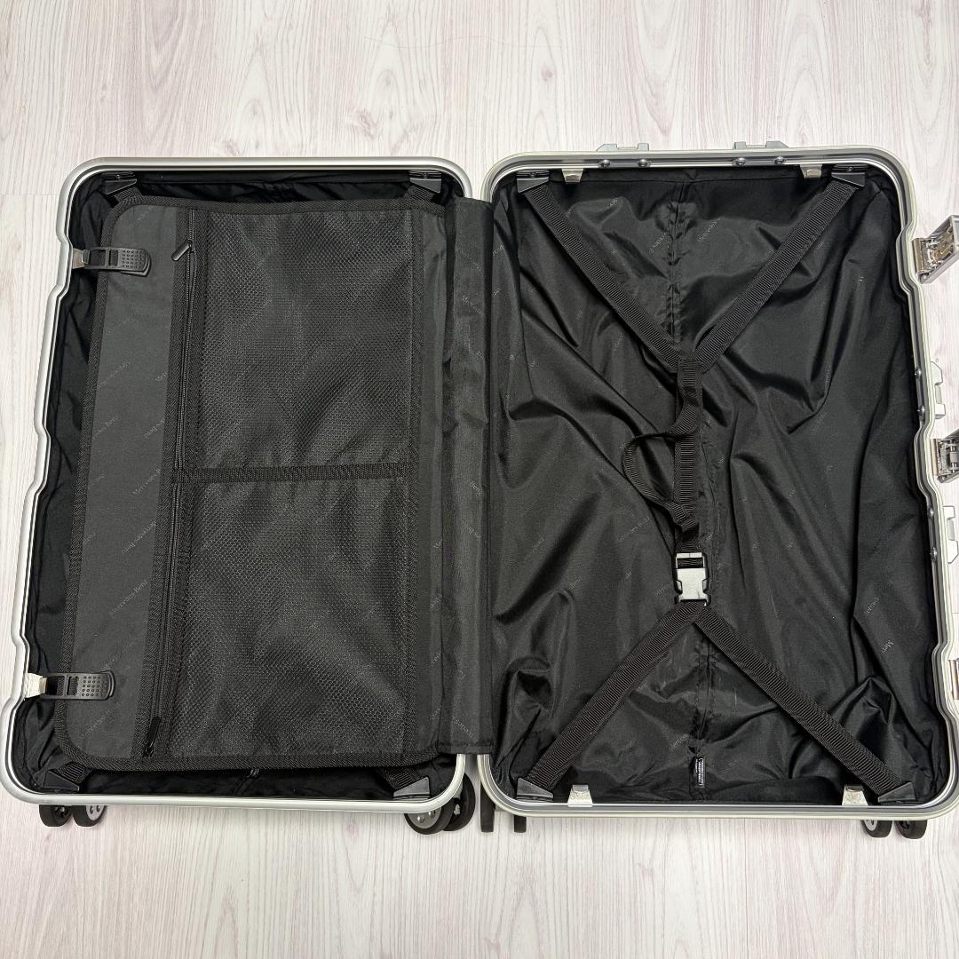 Mercedes-Benz シルバーキャリーケース 65L