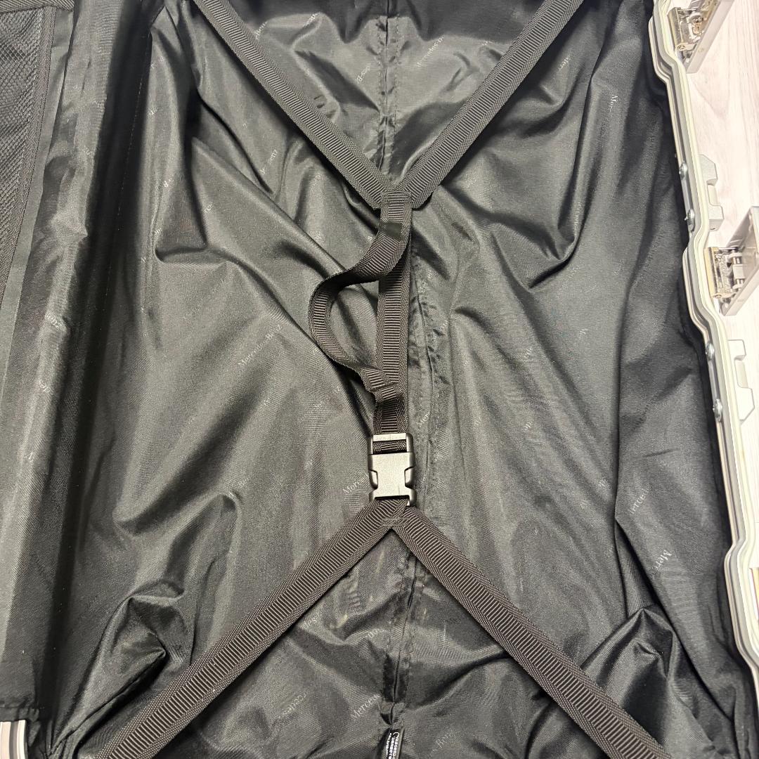 Mercedes-Benz シルバーキャリーケース 65L