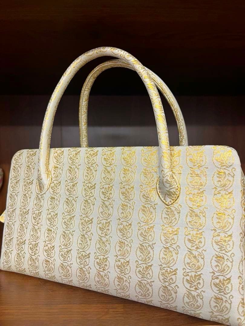 新品未使用　帯で作成　和装用バッグ ホワイト ゴールド唐草