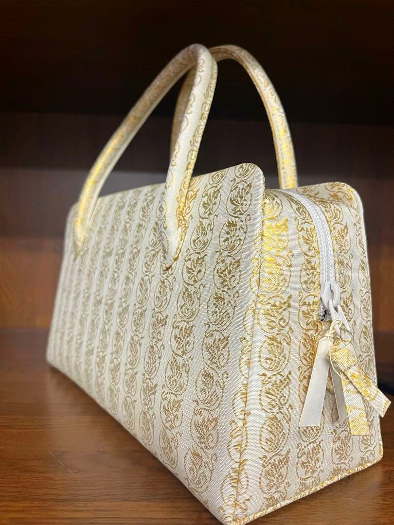 新品未使用　帯で作成　和装用バッグ ホワイト ゴールド唐草