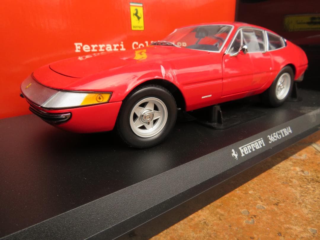 京商　1/18　フェラーリ365GTB4（デイトナ）
