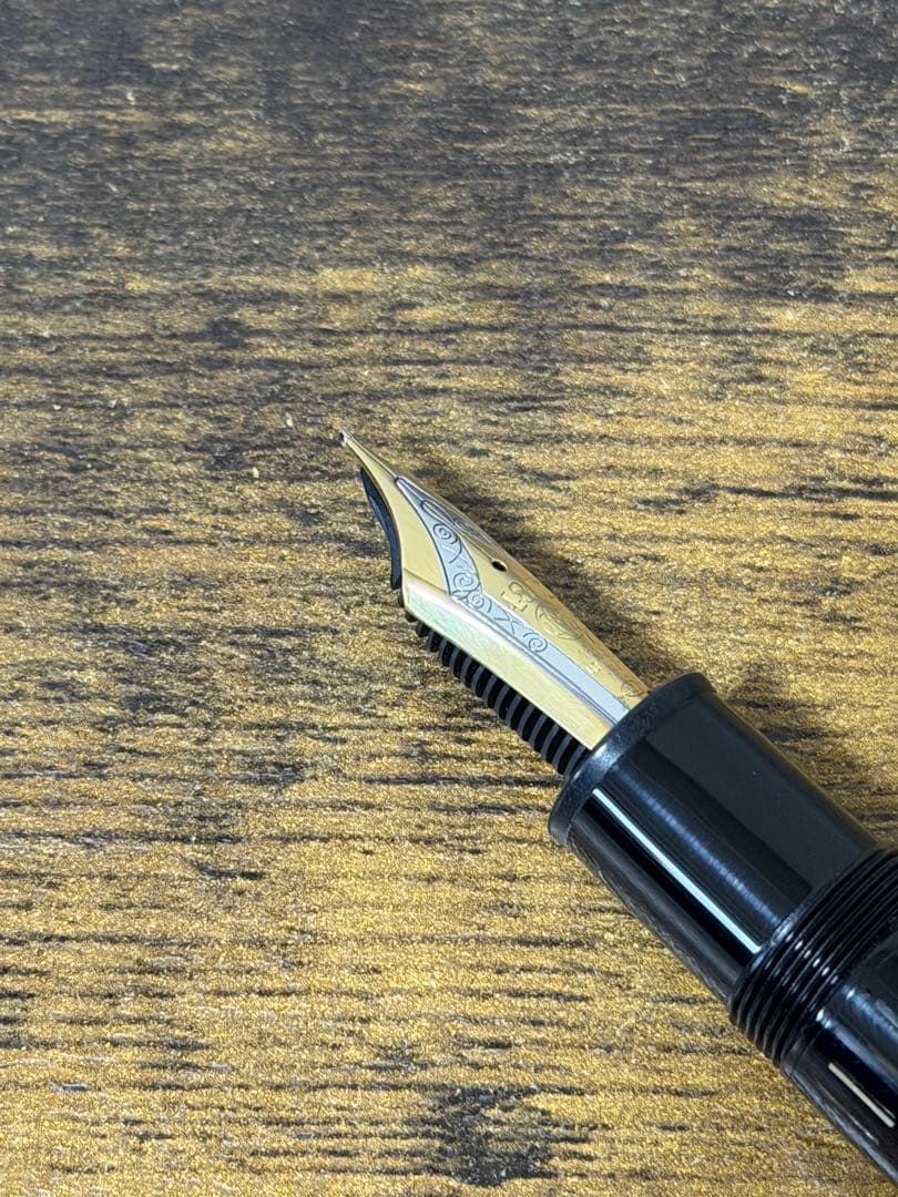 筆記確認&洗浄済　三帯　ヘミングウェイ芯 18K モンブラン　万年筆　中字