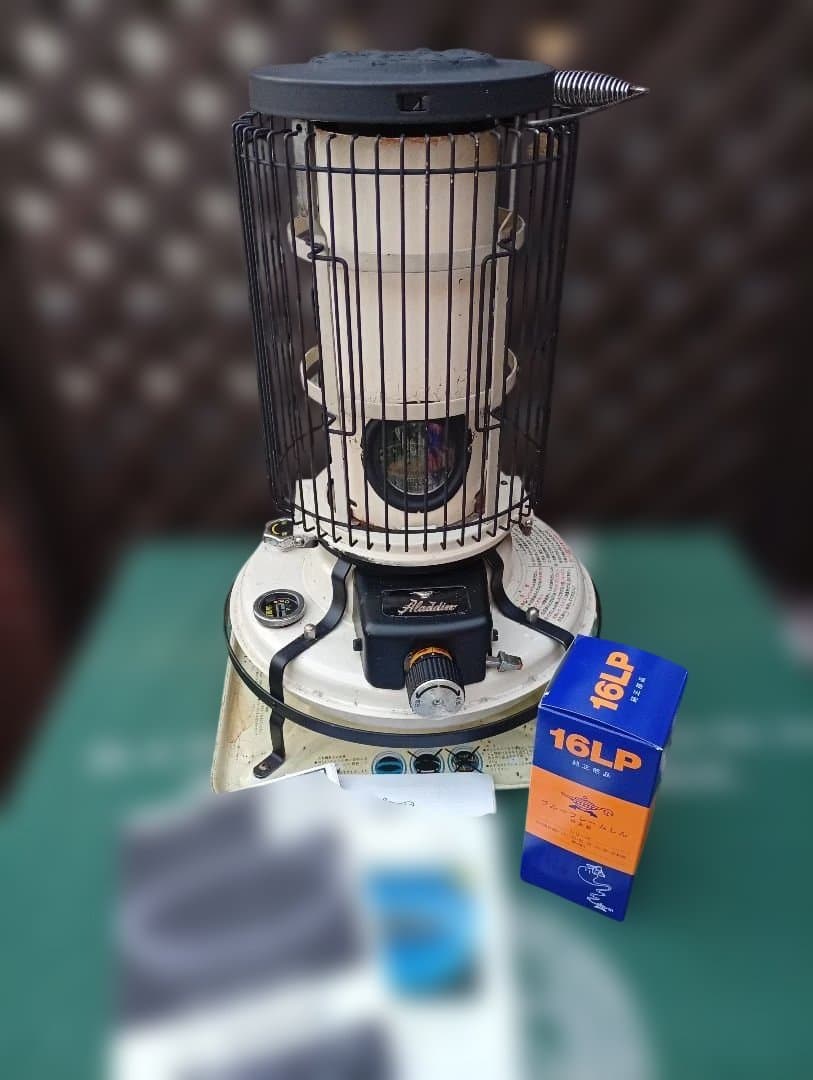 アラジンストーブ。メンテナンス済。純正品芯交換済。取説付。オリジナルペイント。