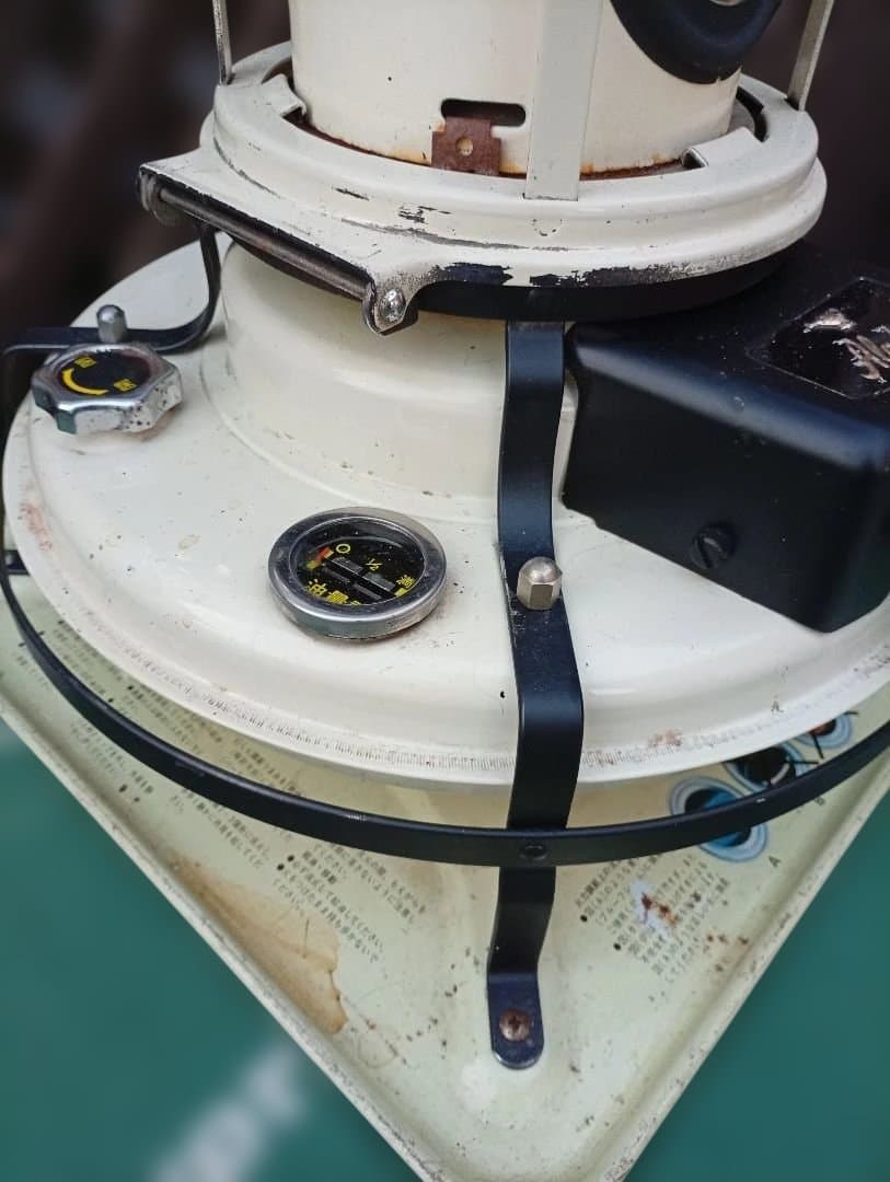 アラジンストーブ。メンテナンス済。純正品芯交換済。取説付。オリジナルペイント。