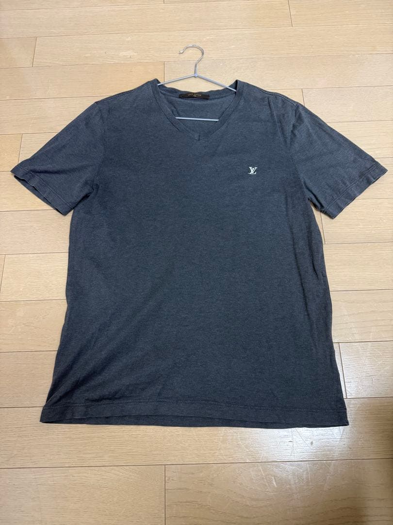 美品　Louis Vuitton 人気デザイン　Vネック Tシャツ(グレー)