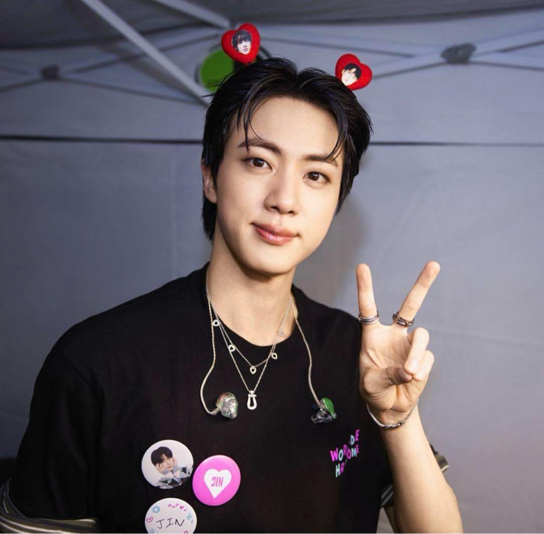 BTS ジン RUNSEOKJIN Japan JIN カプセルトイ 缶バッジ