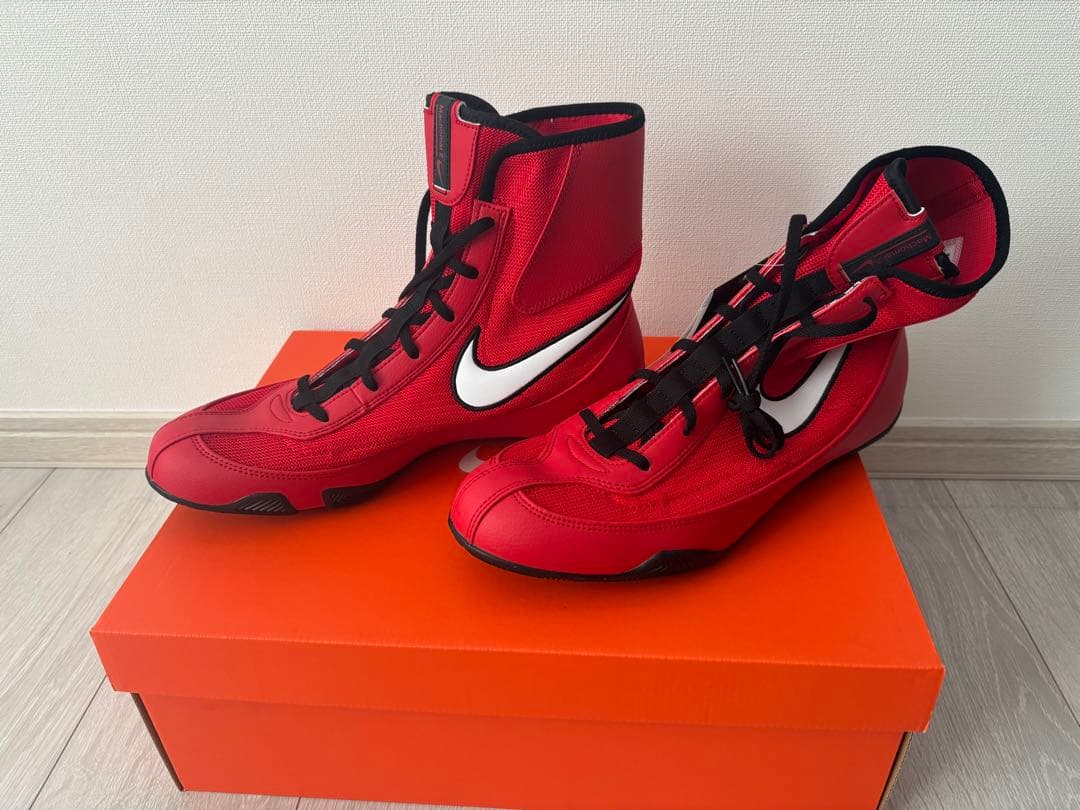 Nike ボクシングシューズ レッド タグ付き