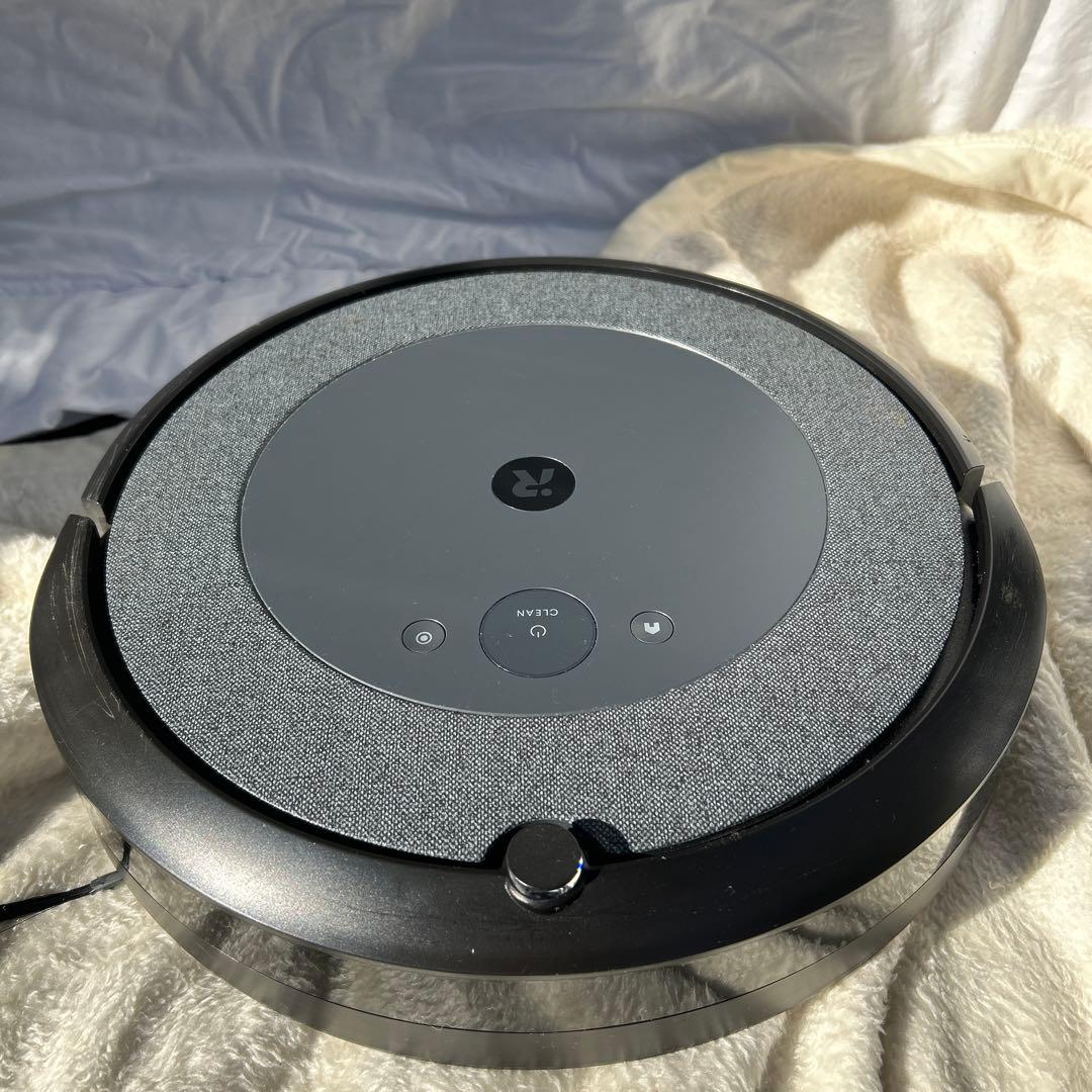 ト*ン様 ロボット掃除機本体 ブラック 充電スタンド付き　ROOMBA ｉ3