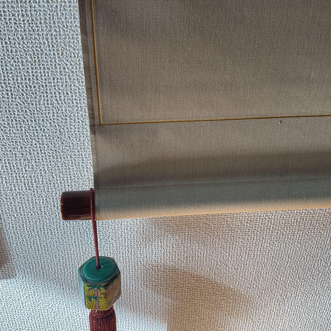 紙本掛け軸 一行書 落款印譜在 作者については、不詳 陶器軸先