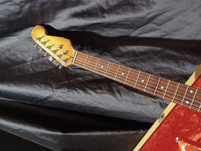 ❖❖ Custom HeavyRelic FiestaRed Strato ❖❖