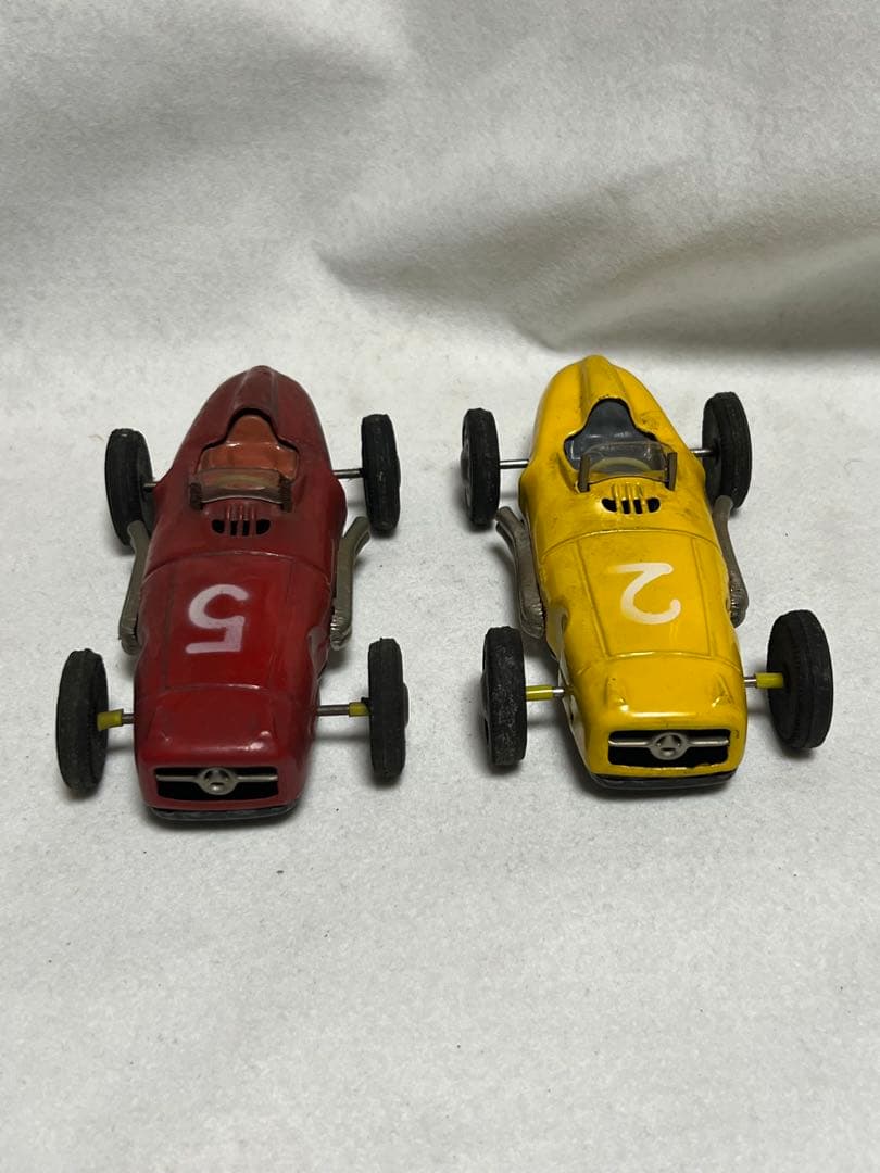 ドイツ製　ヴィンテージ1940年〜1970年　ベンツのブリキ自動車　2個セット