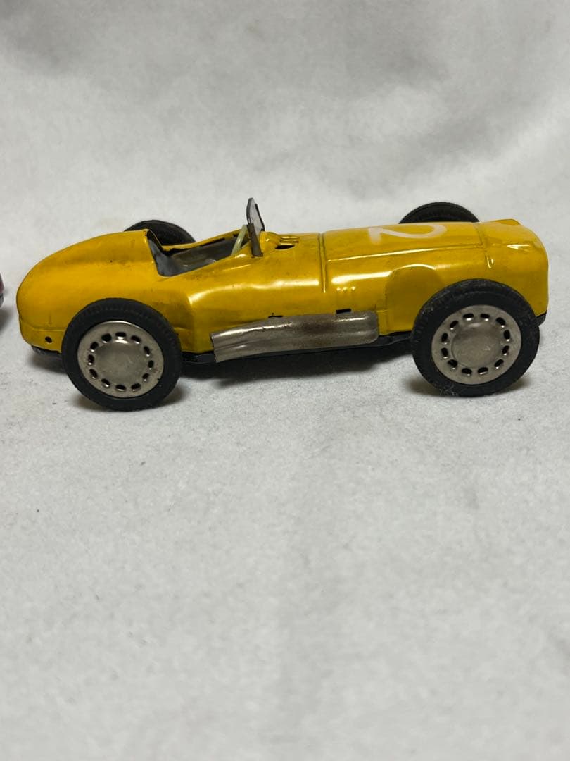 ドイツ製　ヴィンテージ1940年〜1970年　ベンツのブリキ自動車　2個セット
