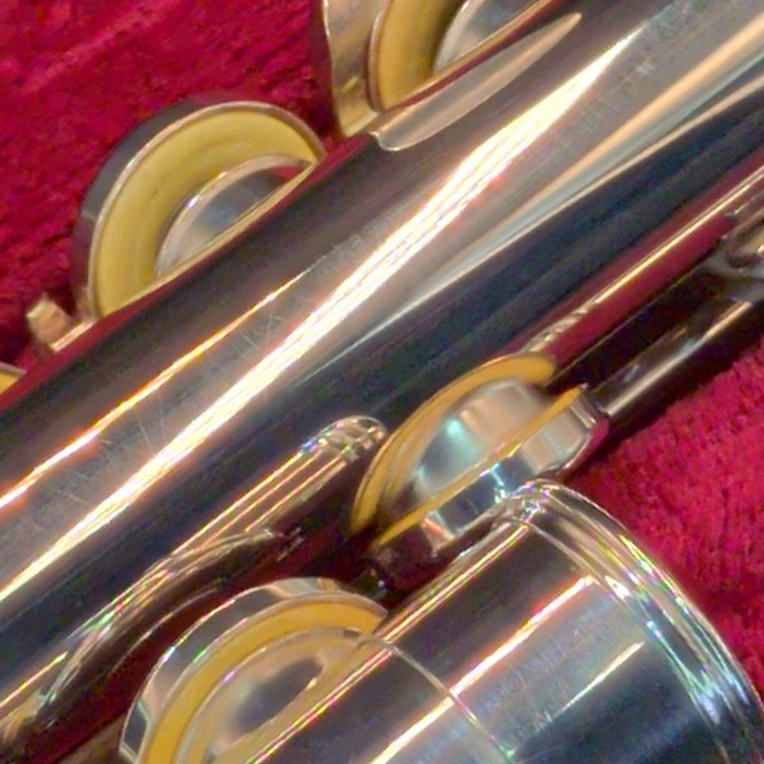 フルート　調整済　美品　ヤマハ　YFL211S（銀メッキ、Eメカ仕様）