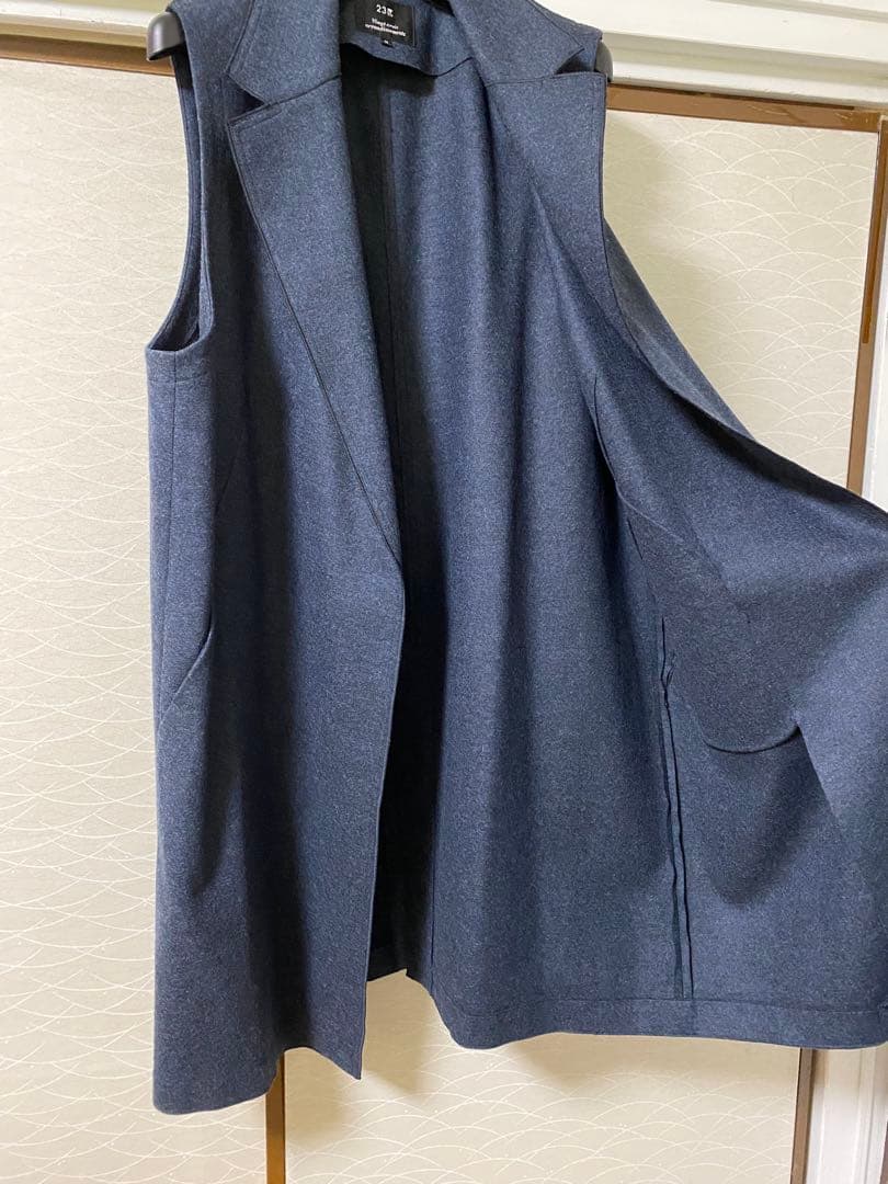 ダークグレー ジレ　ノースリーブジャケット