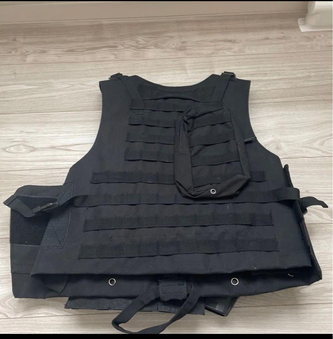 サバゲー特殊部隊セット　黒迷彩服、ベスト、ヘルメット、フェイスガード点、インナー