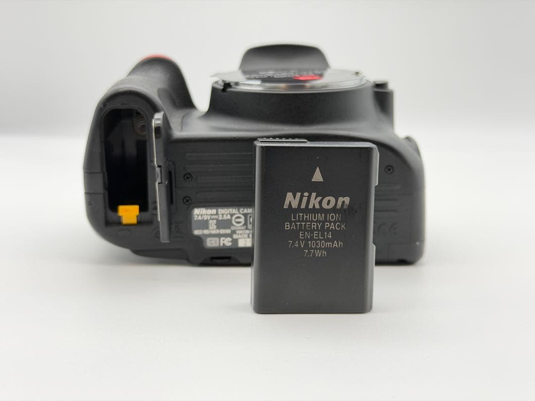 Nikon D5100 ボディ（バッテリー・充電器付）