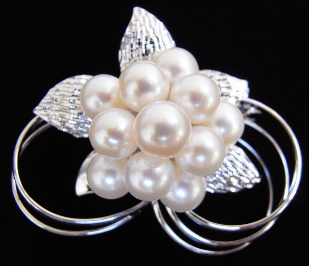 フレコ★紫陽花・925シルバー(銀製)アコヤ真珠（本真珠）１１粒・ブローチ