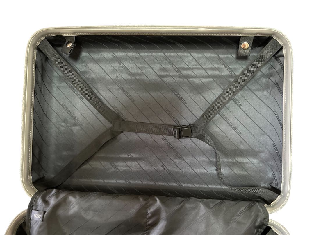 ZERO HALLIBURTON ゼロハリバートン スーツケース シルバー 2輪