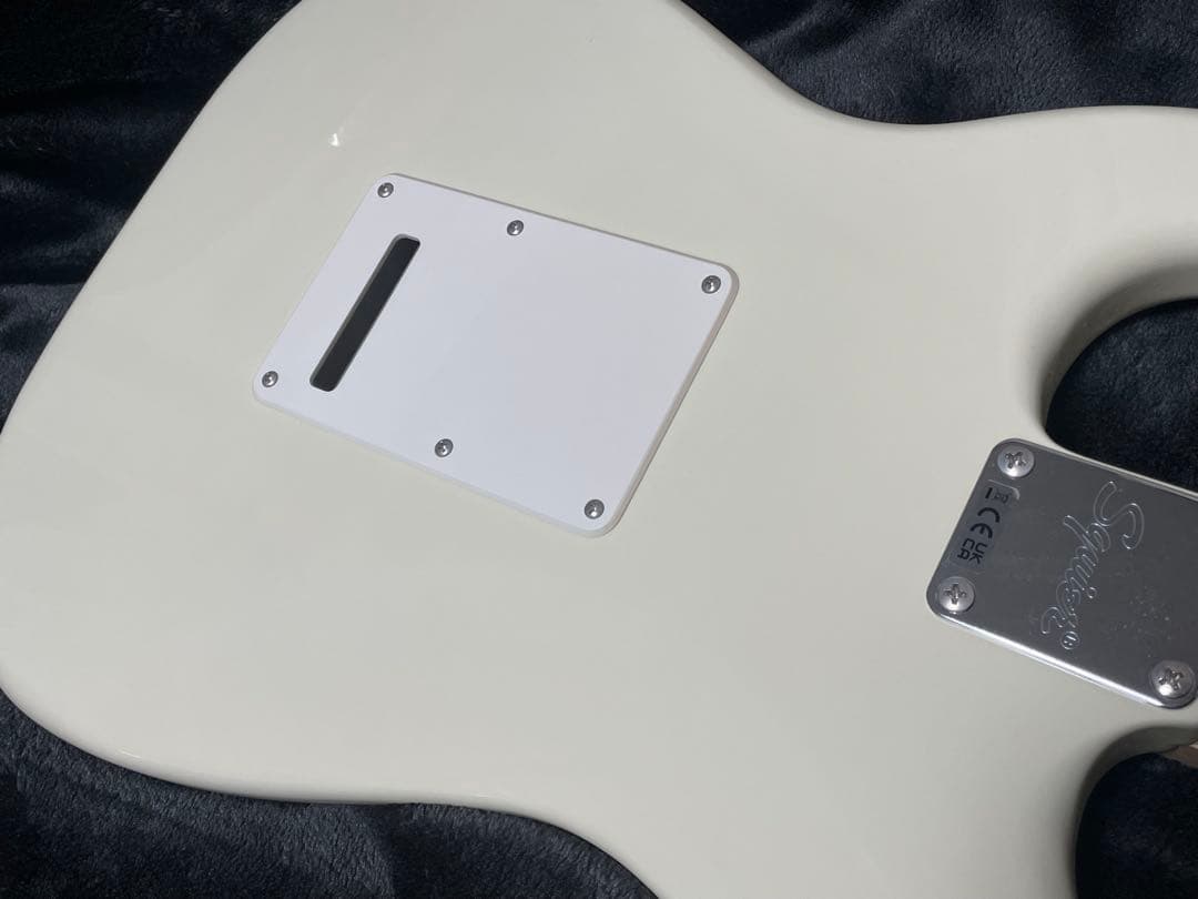 Squier Stratocaster ホワイトエレキギター