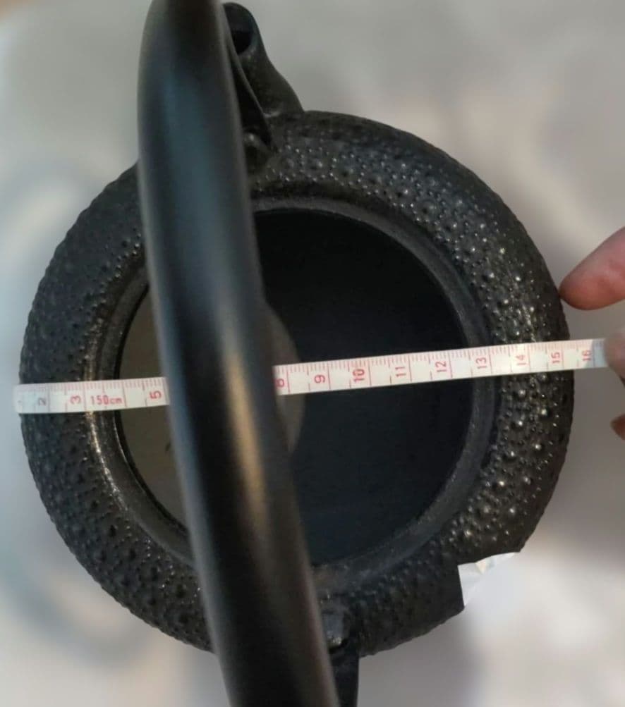 ハッシーさま専用　黒い鋳鉄鉄瓶 本場